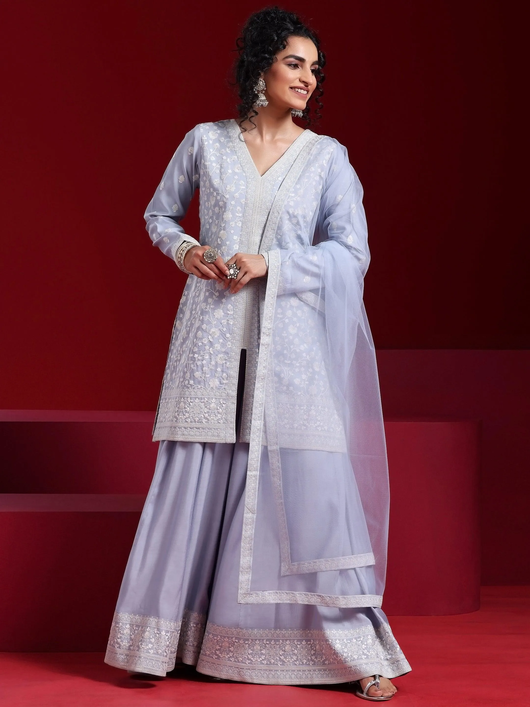 Jashvi Art Grey Embroidered Silk Blend Straight Suit With Dupatta