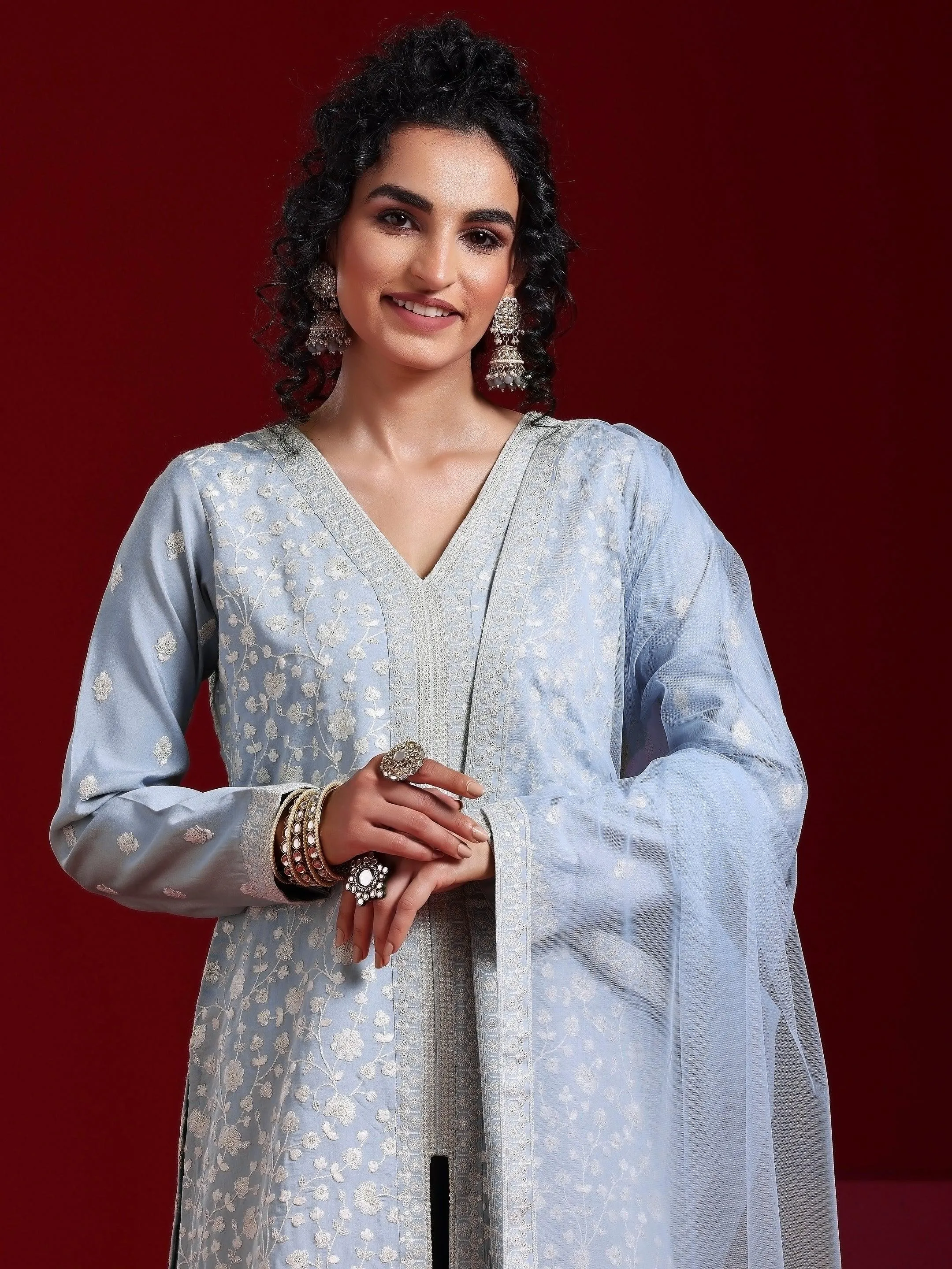 Jashvi Art Grey Embroidered Silk Blend Straight Suit With Dupatta