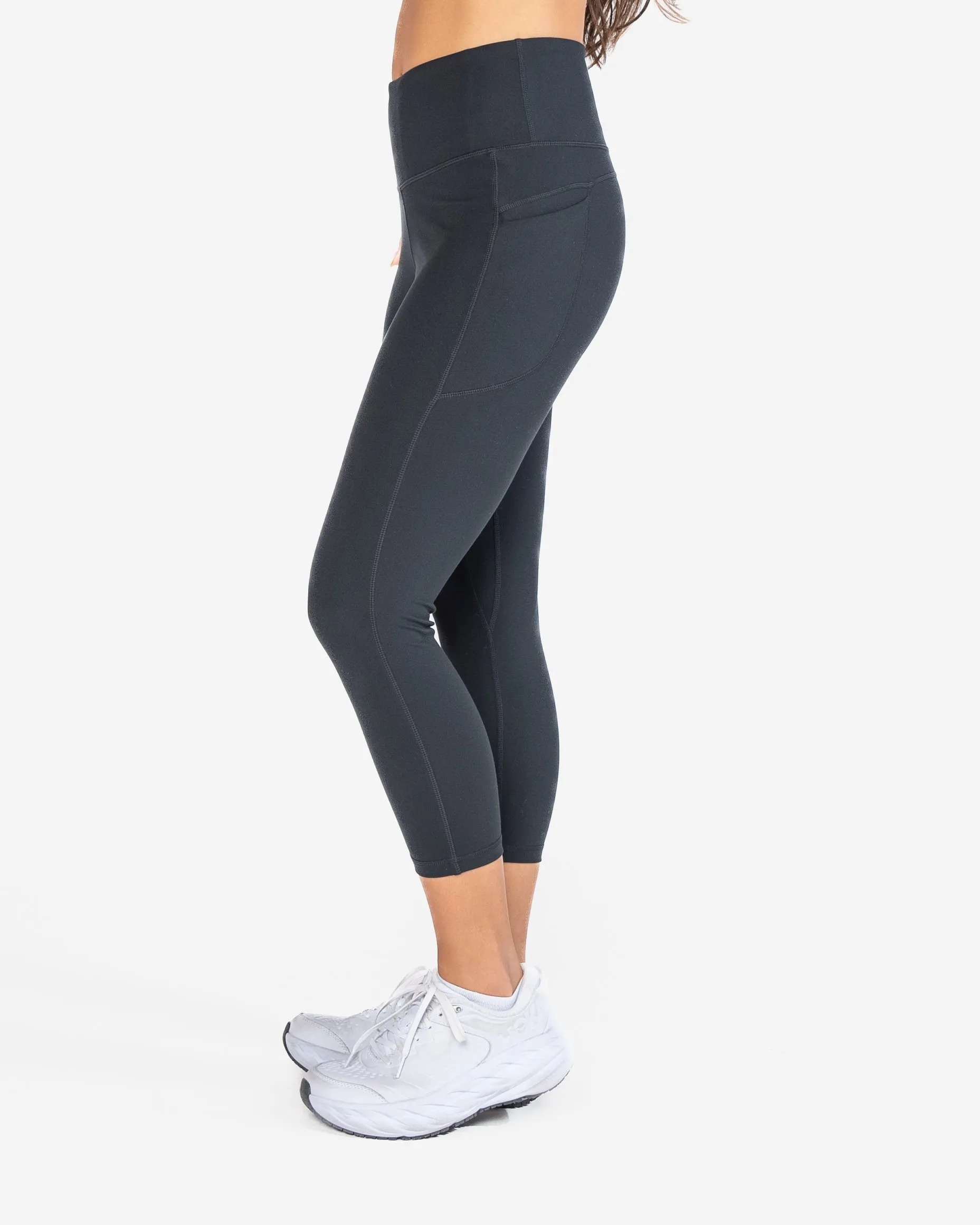 Skin Vinyasa Capri (22 in.) - Black